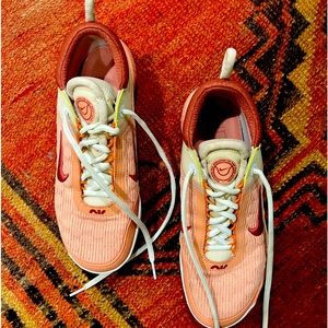 Nike 7 Tennis Shoe - New wore once